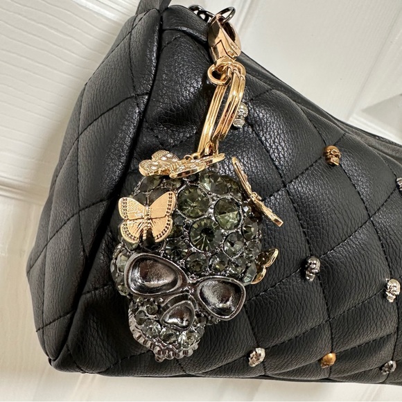 Betsey Johnson Jaw Dropping Skull Stud Tunnel Shoulder Bag NWT - Picture 3 of 15